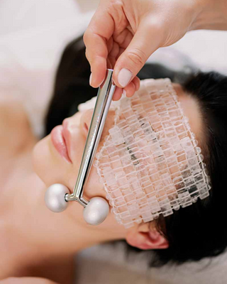 Masážny prístroj na lifting tváre na zdvihnutie klesajúcich oblúkov obočia Crystallove - 3